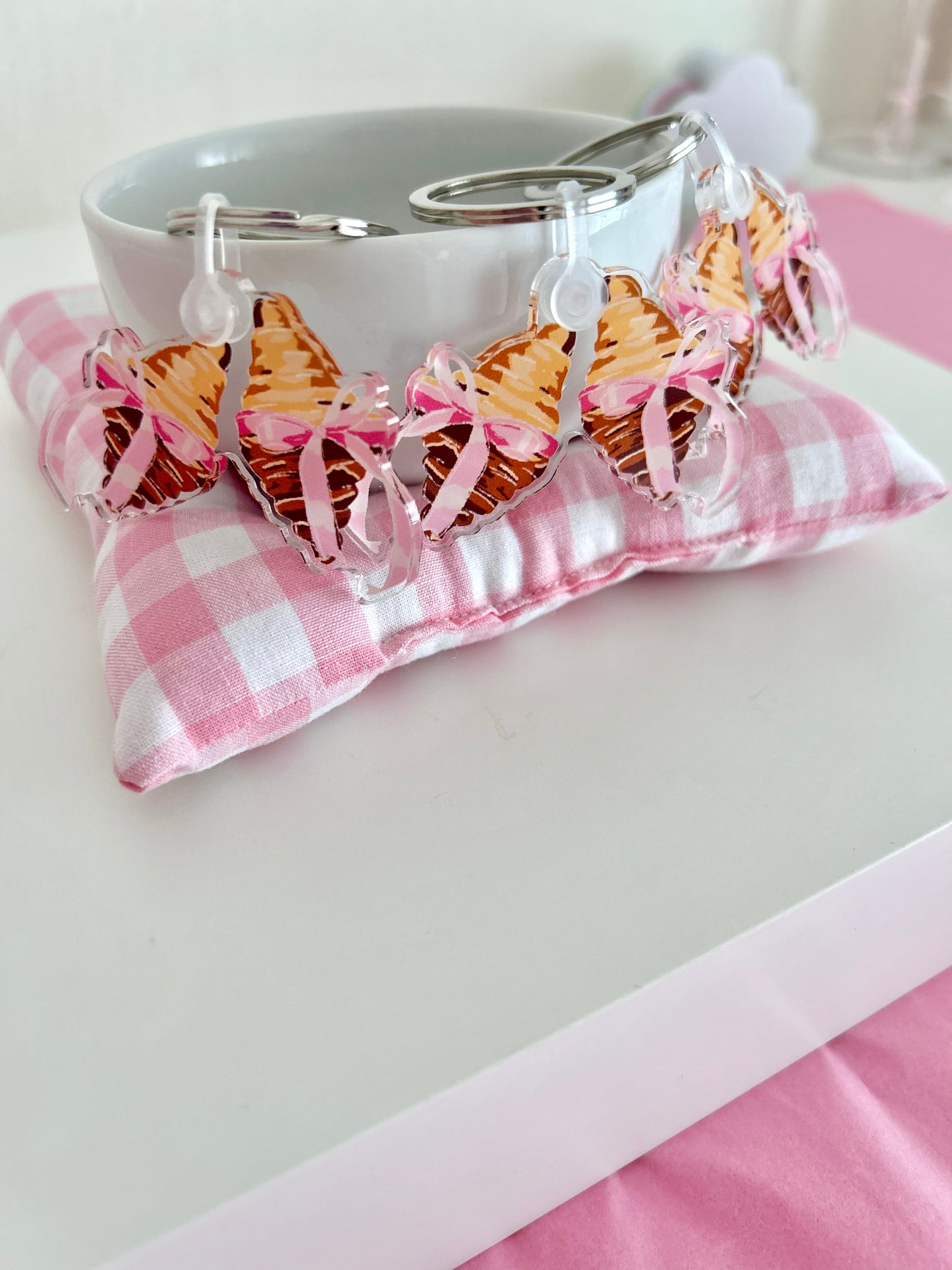 "Croissant" keychain