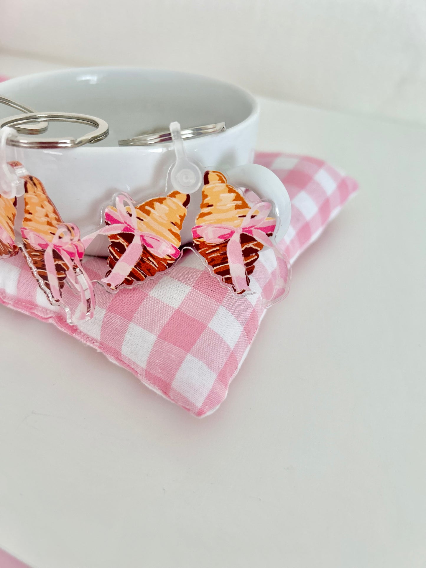 "Croissant" keychain